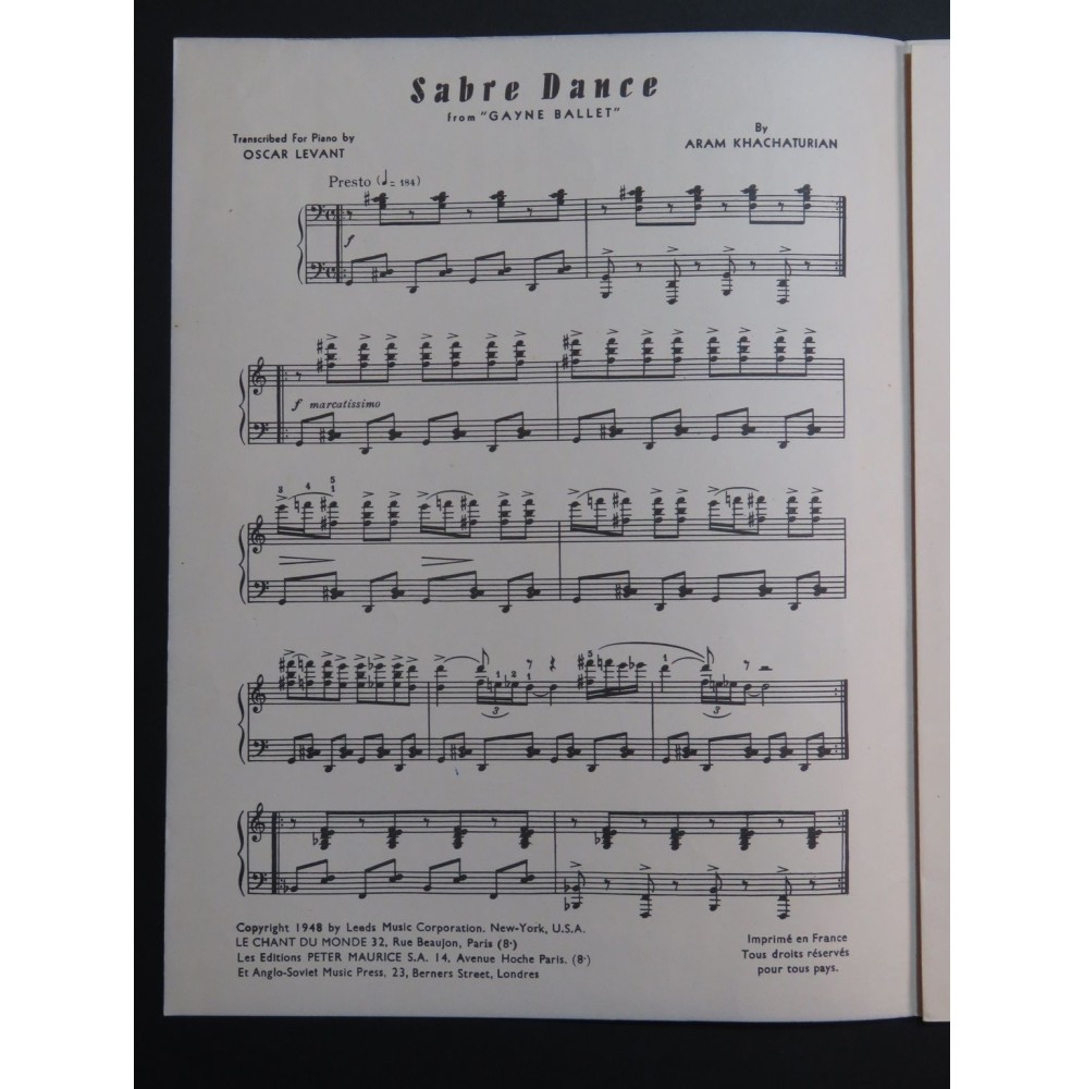 Paper dreams: Etude de danse orientale